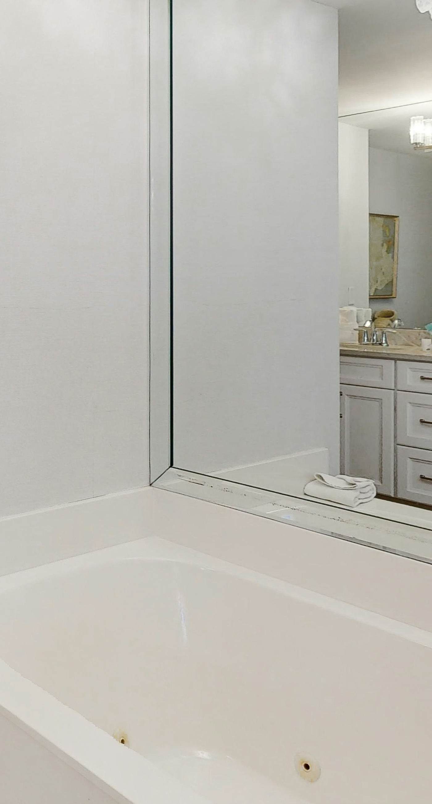 Elegant 9th-Floor Condo with Pools and Gym