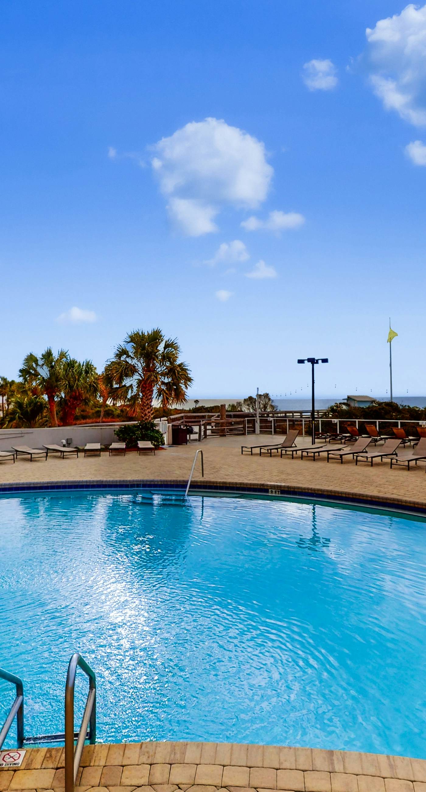 Elegant 9th-Floor Condo with Pools and Gym