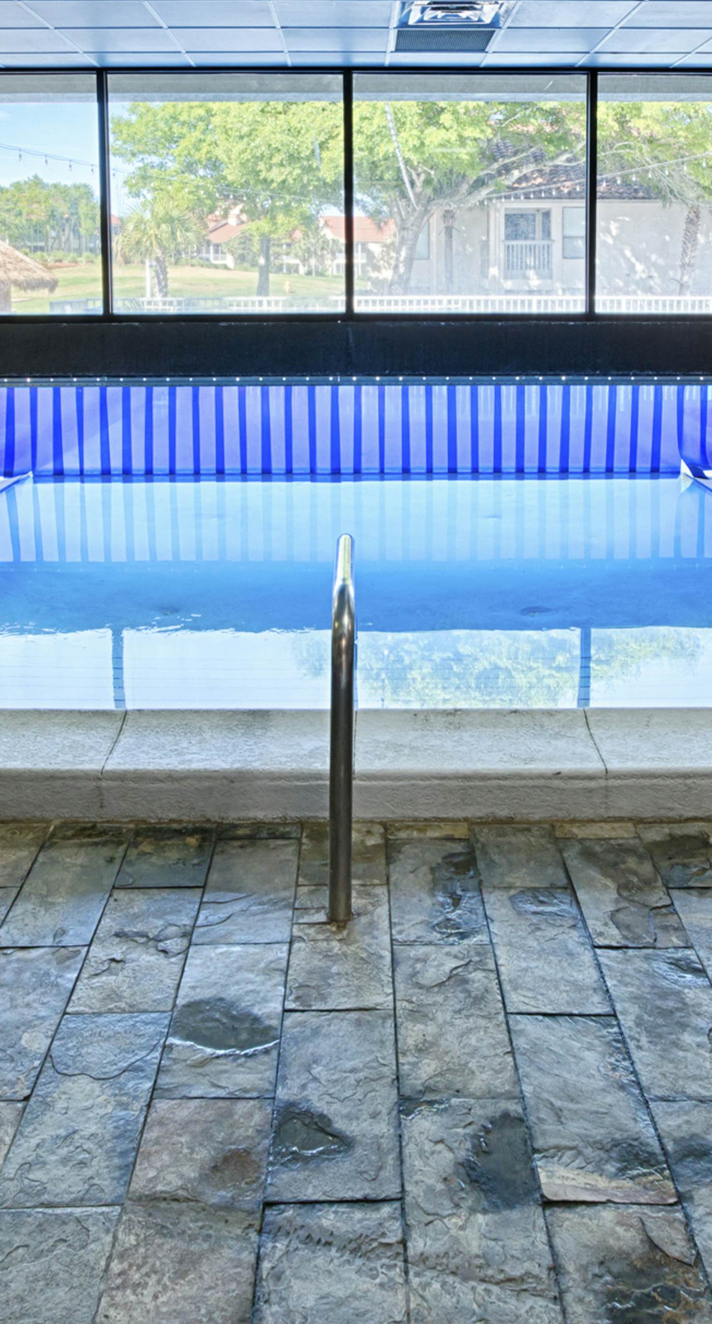 Elegant 9th-Floor Condo with Pools and Gym