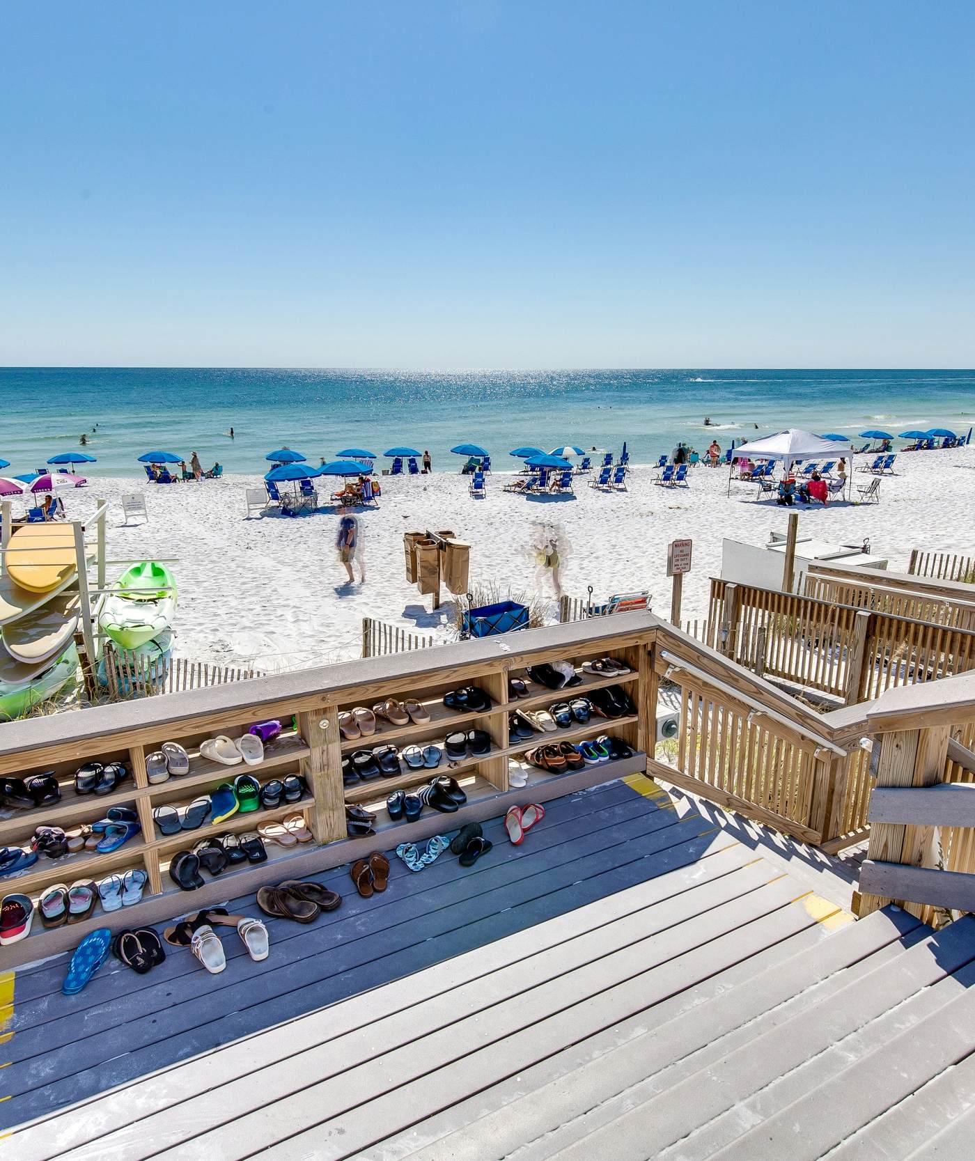 Elegant 9th-Floor Condo with Pools and Gym