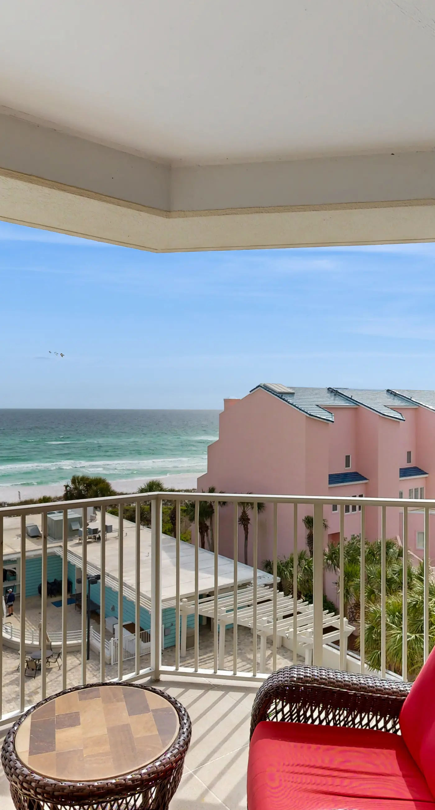 3BR beachfront condo with Gulf views