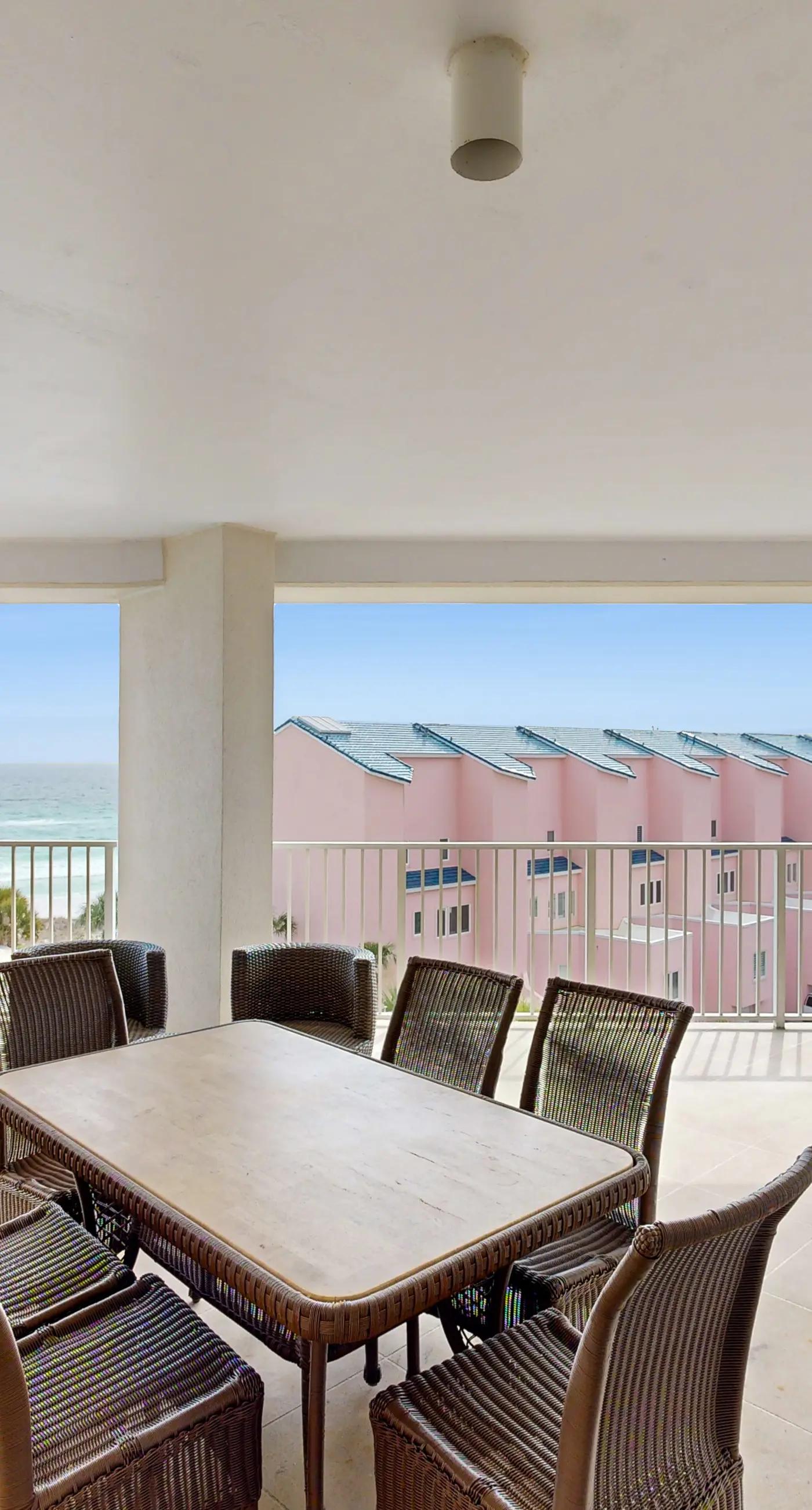 3BR beachfront condo with Gulf views