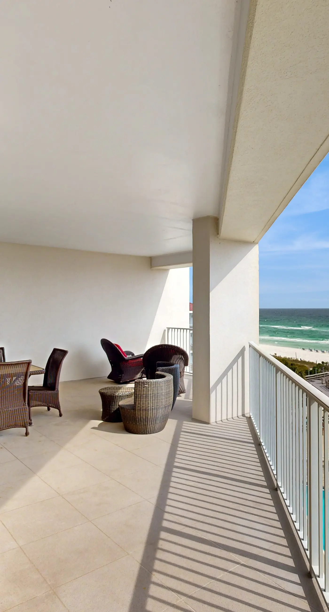 3BR beachfront condo with Gulf views