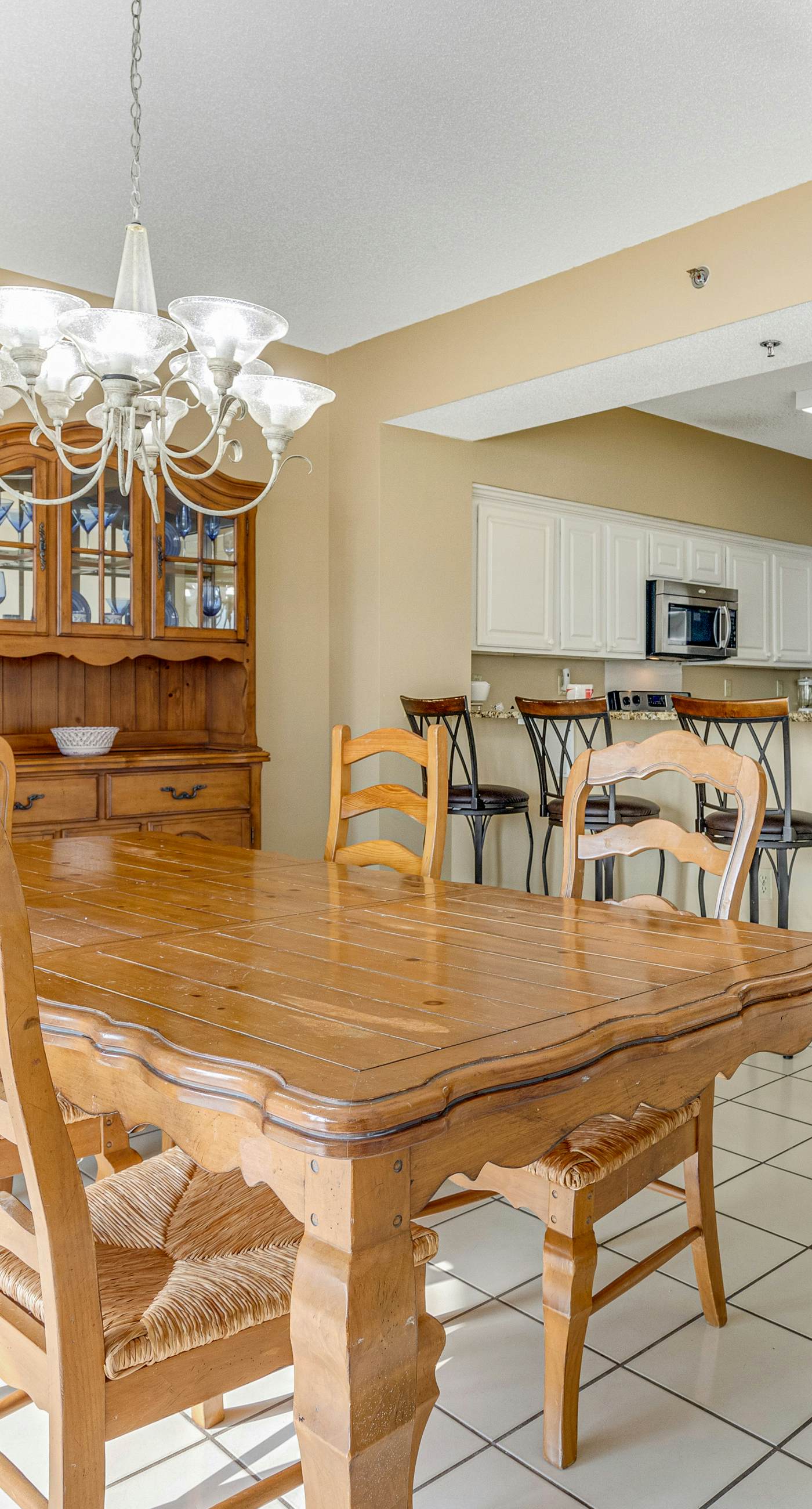 Bright Beachfront Condo with Pool and Balcony