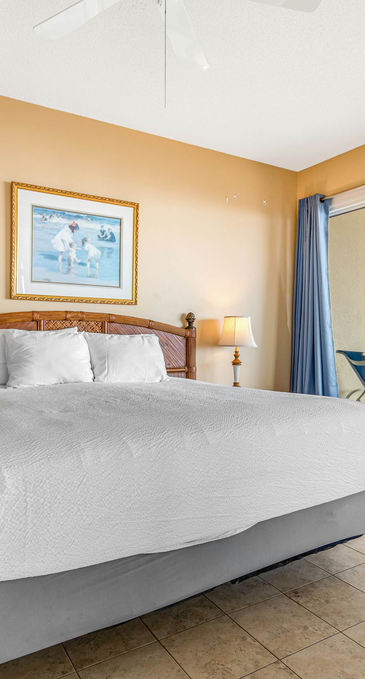 Bright Beachfront Condo with Pool and Balcony