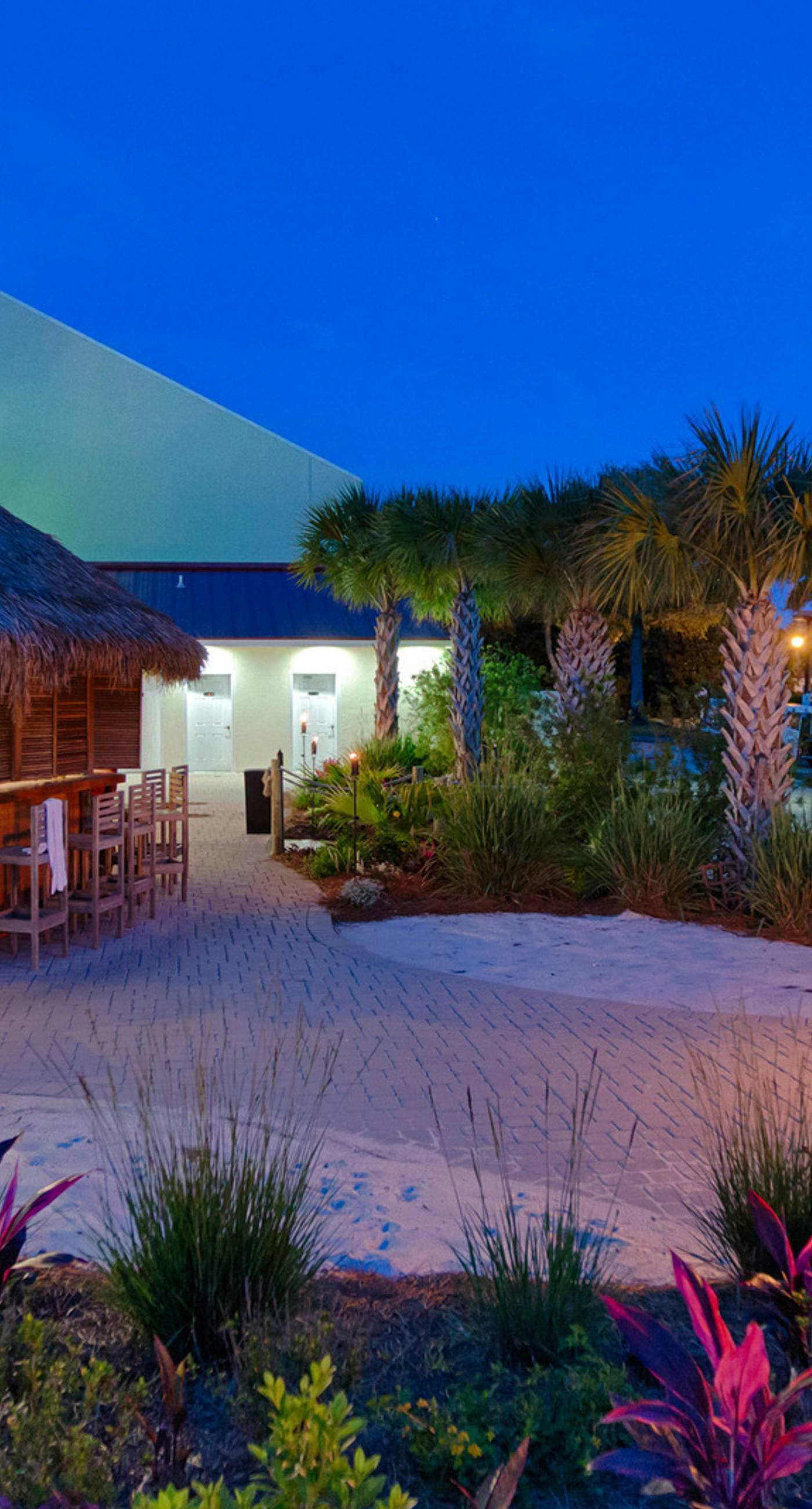 Bright Beachfront Condo with Pool and Balcony