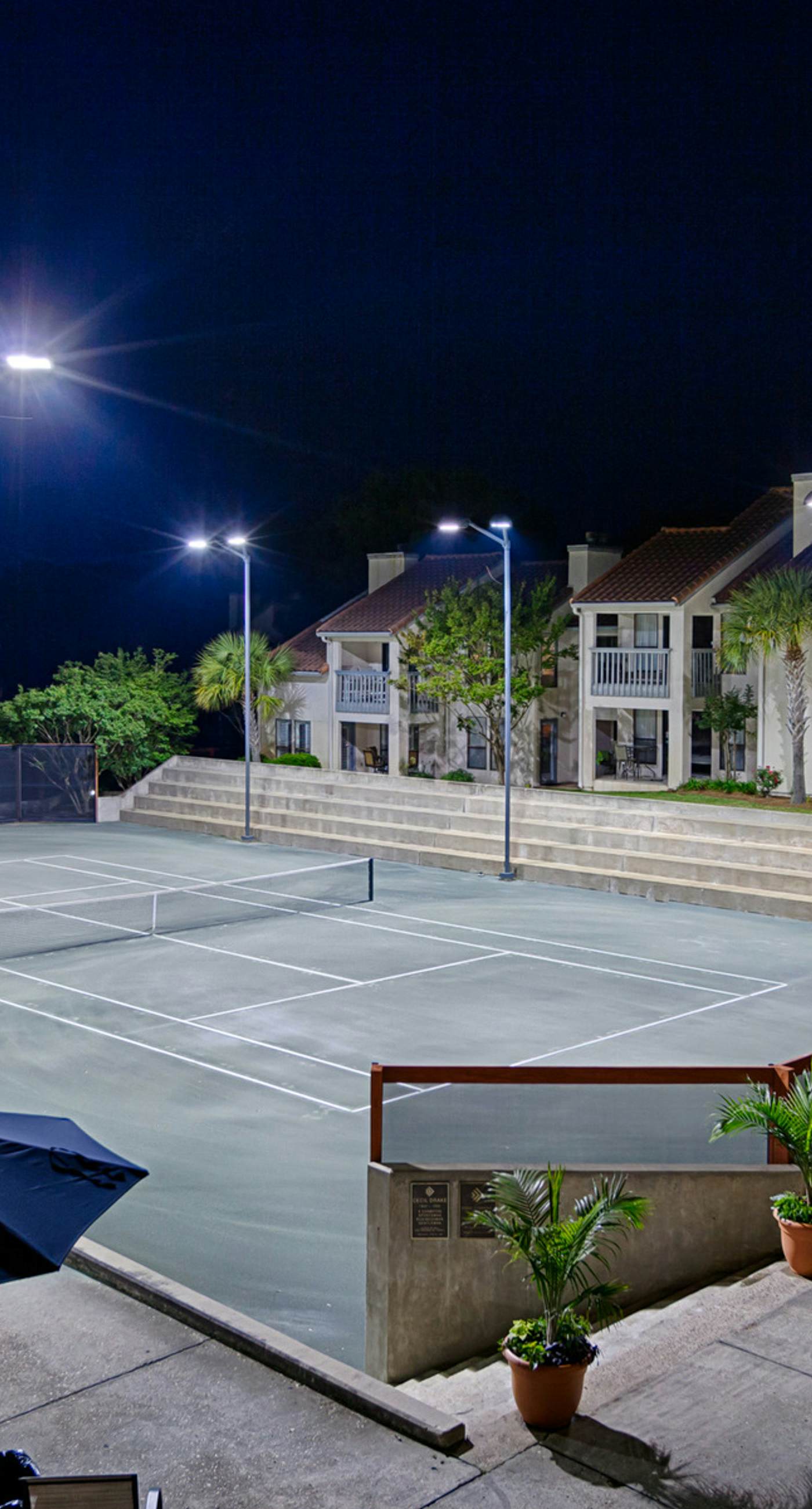 Bright Beachfront Condo with Pool and Balcony