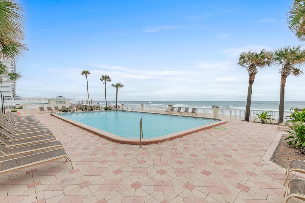 Stylish Oceanfront Studio for Two – Renovated, Balcony Views