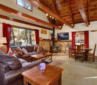 2582-Oakwood Cottage