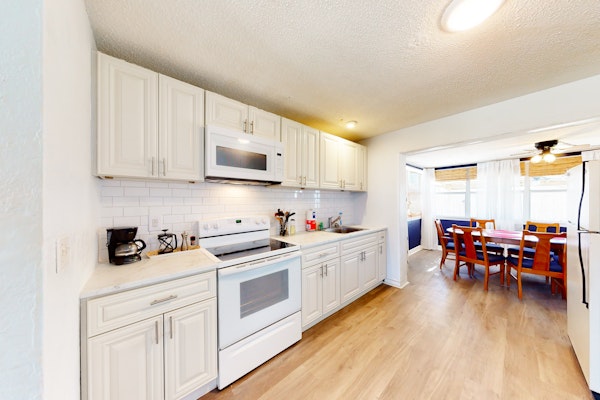 Bright & Pet-Friendly Getaway w/ Yard + Steps to Ormond Beach