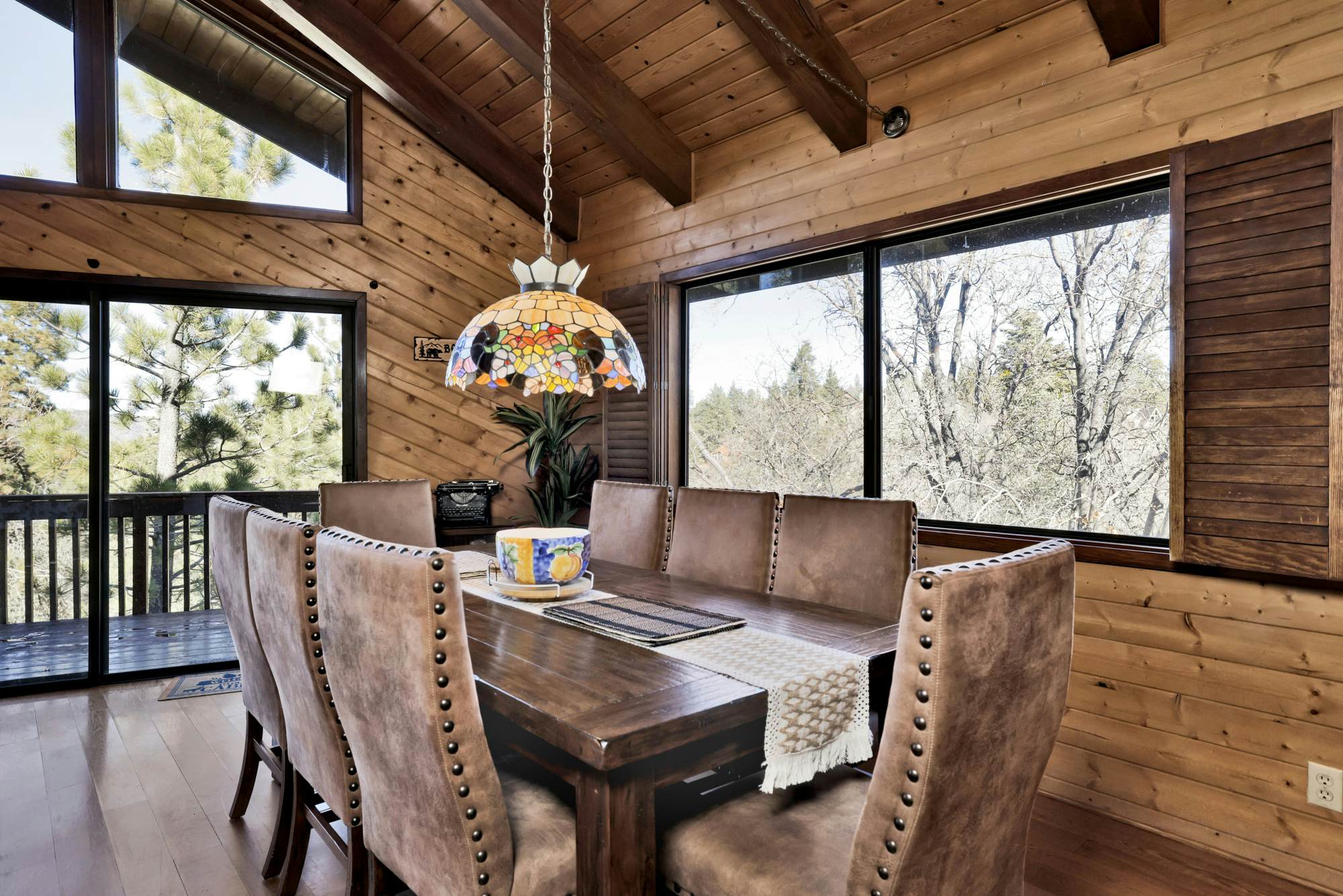 2600-The Tree Top Cabin