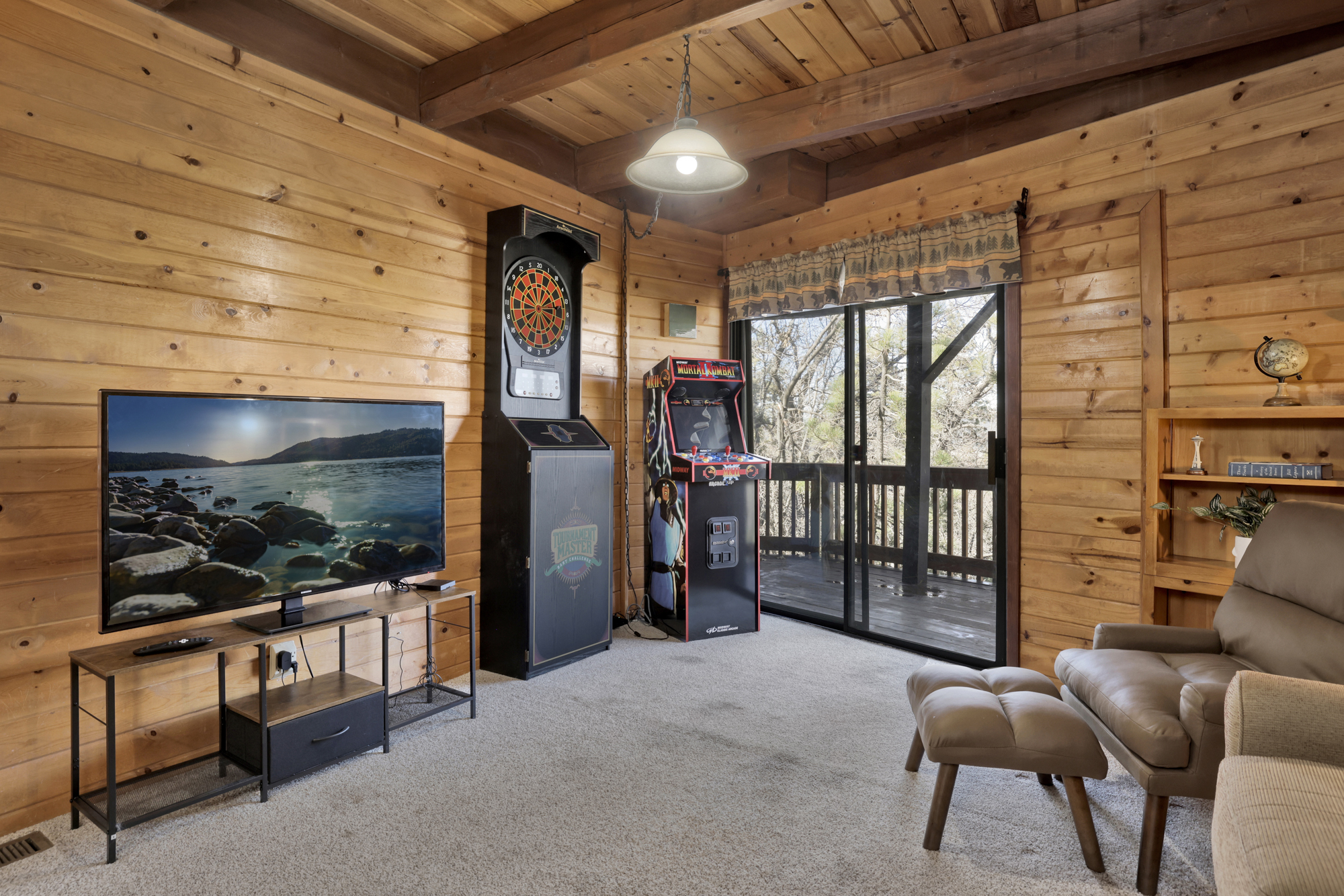 The Bronwell House at Big Bear - Charming Bear Mountain Resort Retreat