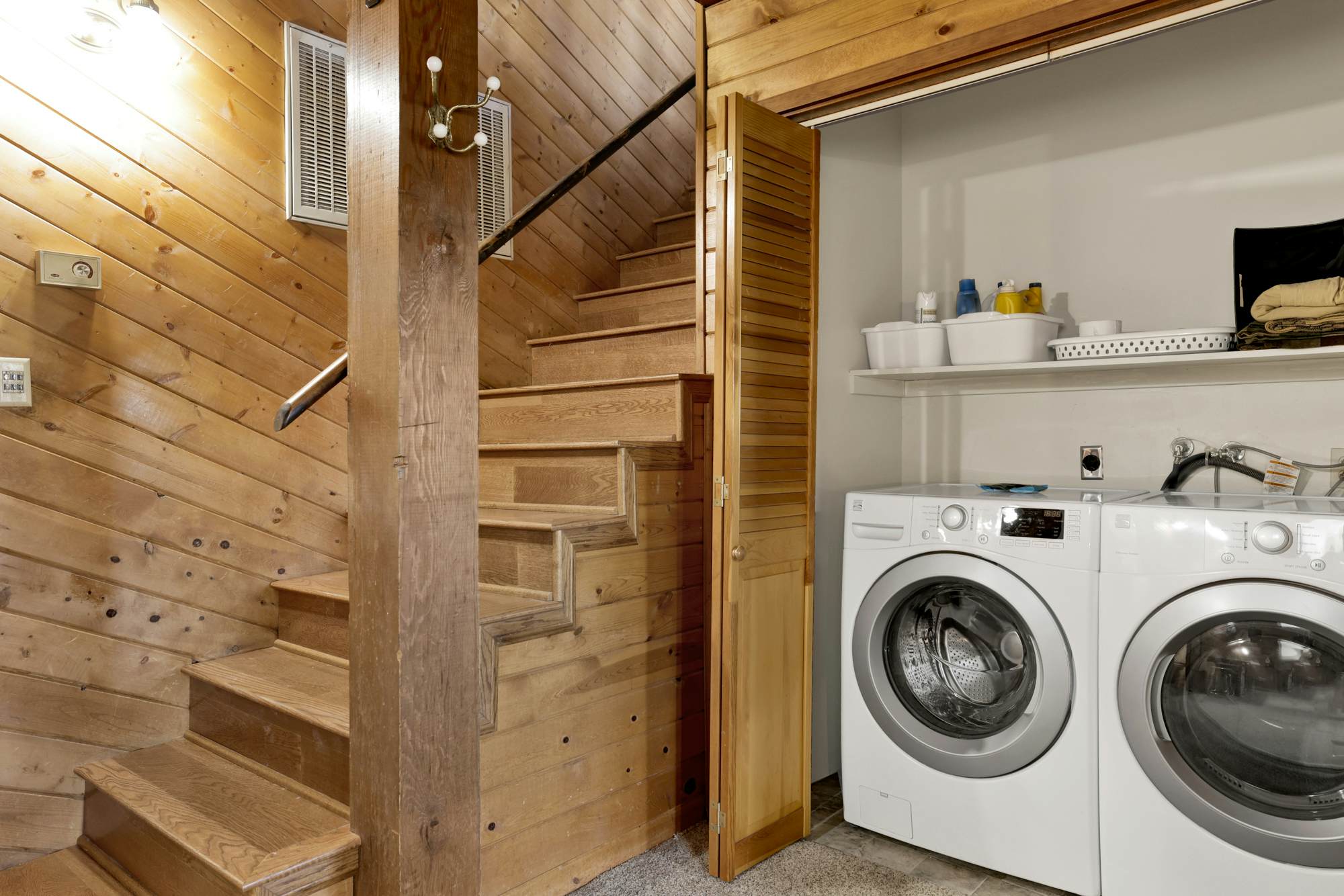 2600-The Tree Top Cabin