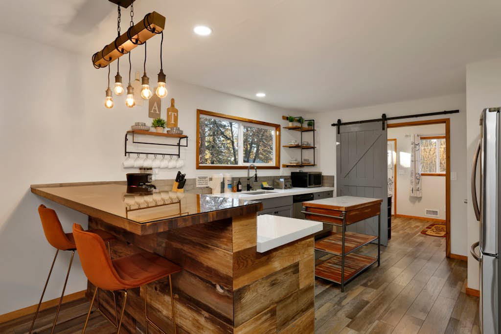The Highland Getaway | Walk to Big Bear Village | Private Hot Tub + Fireplace