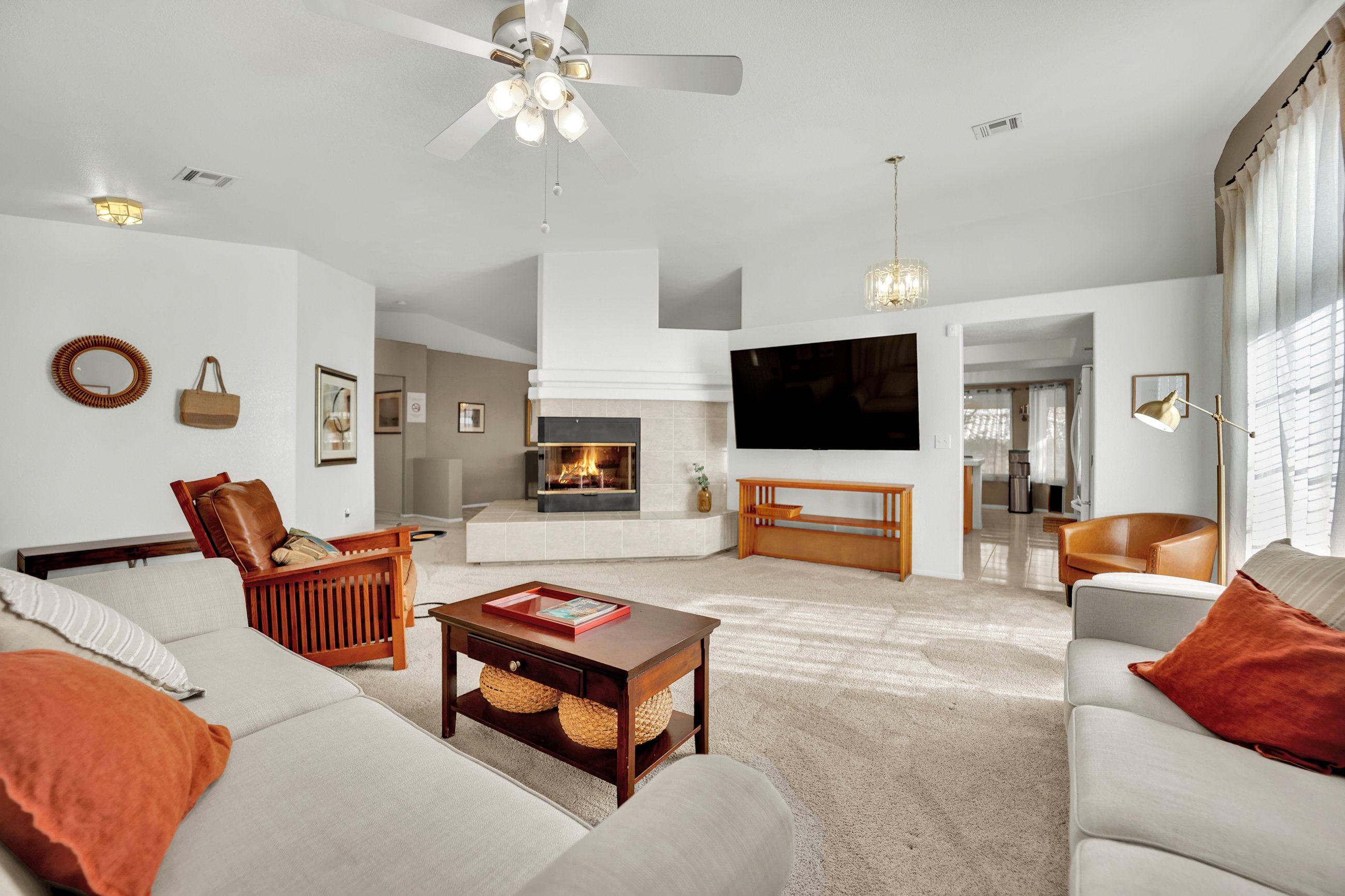 Hana - Your Southwest Las Vegas Retreat