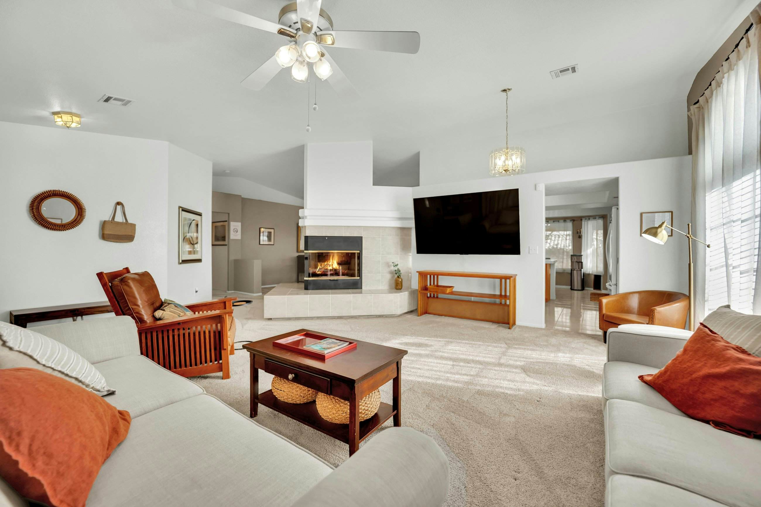 Hana - Your Southwest Las Vegas Retreat