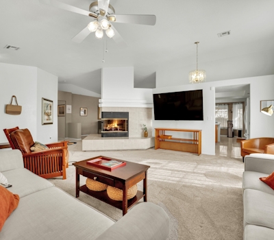 Hana - Your Southwest Las Vegas Retreat