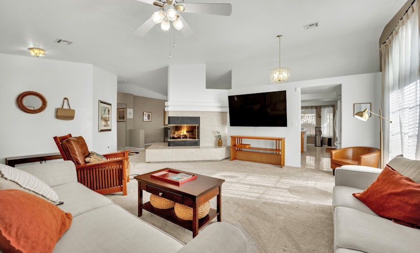 Hana - Your Southwest Las Vegas Retreat