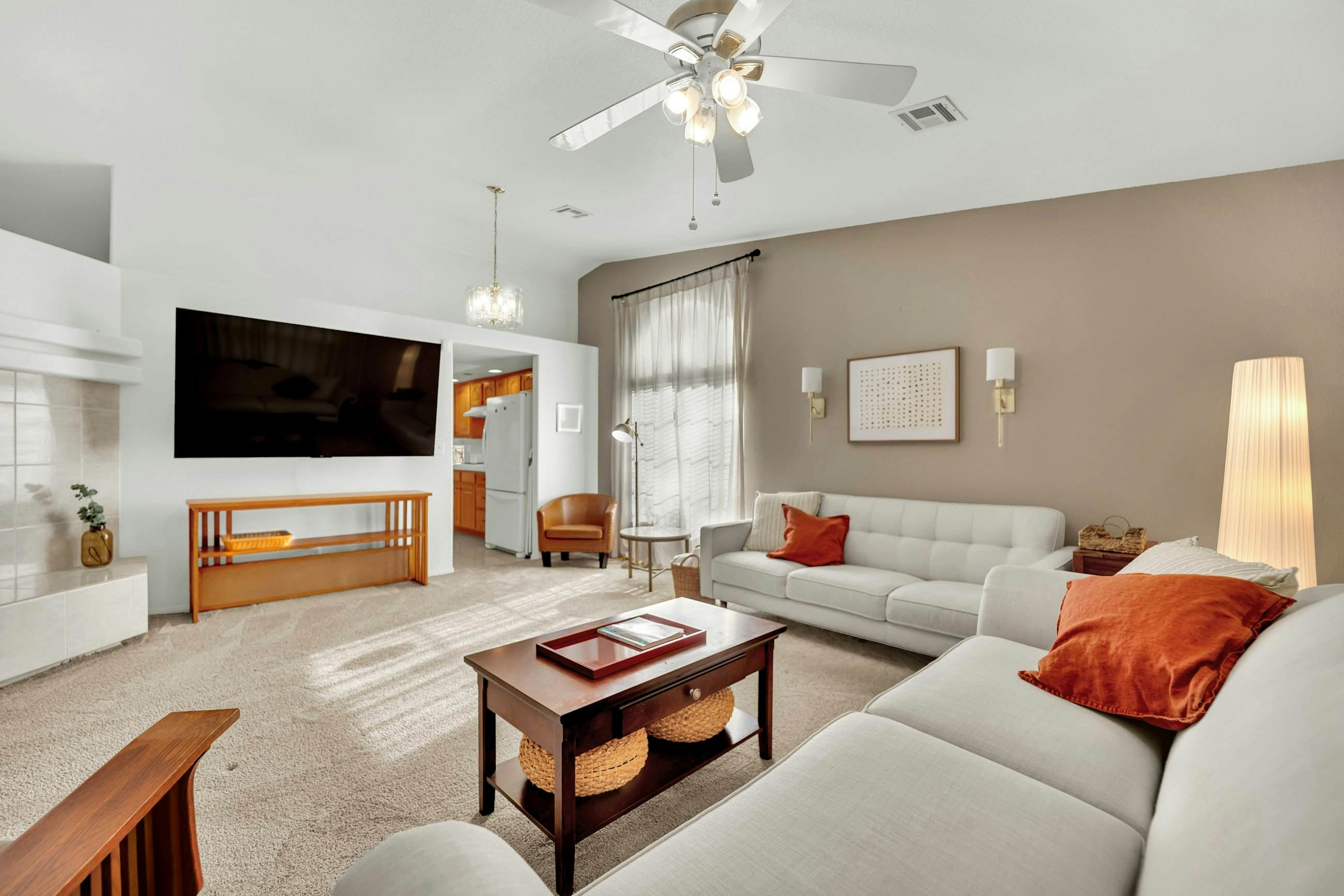 Hana - Your Southwest Las Vegas Retreat