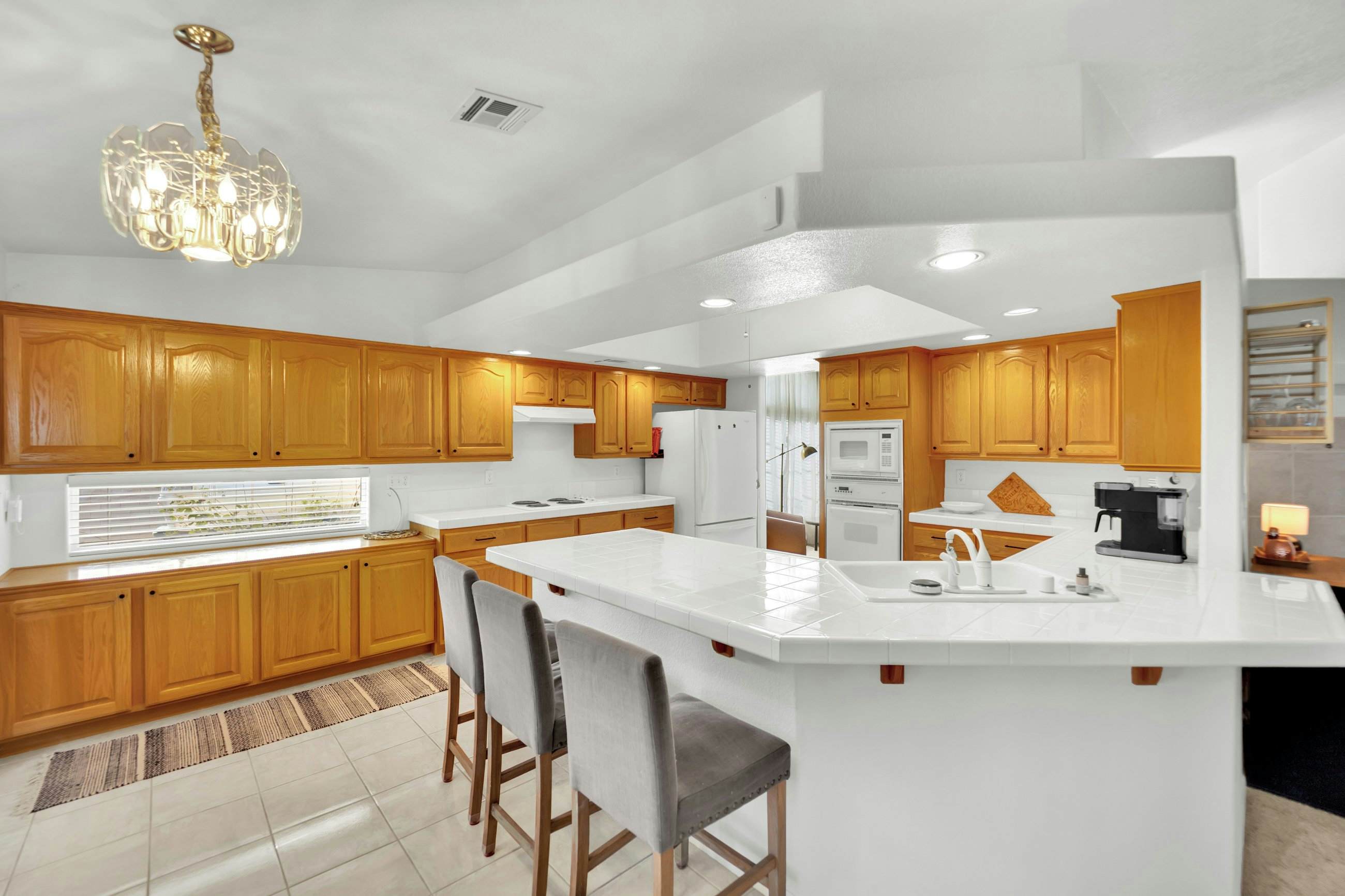 Hana - Your Southwest Las Vegas Retreat