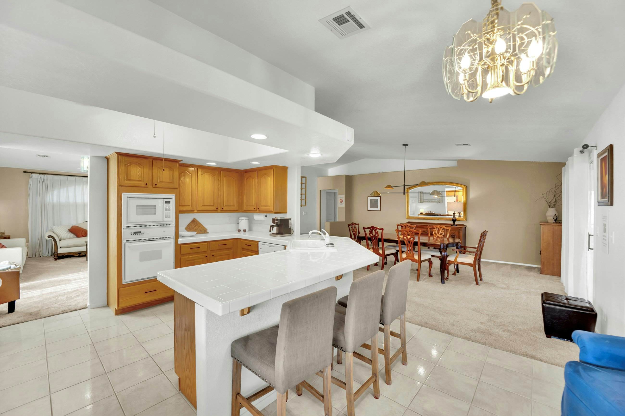 Hana - Your Southwest Las Vegas Retreat