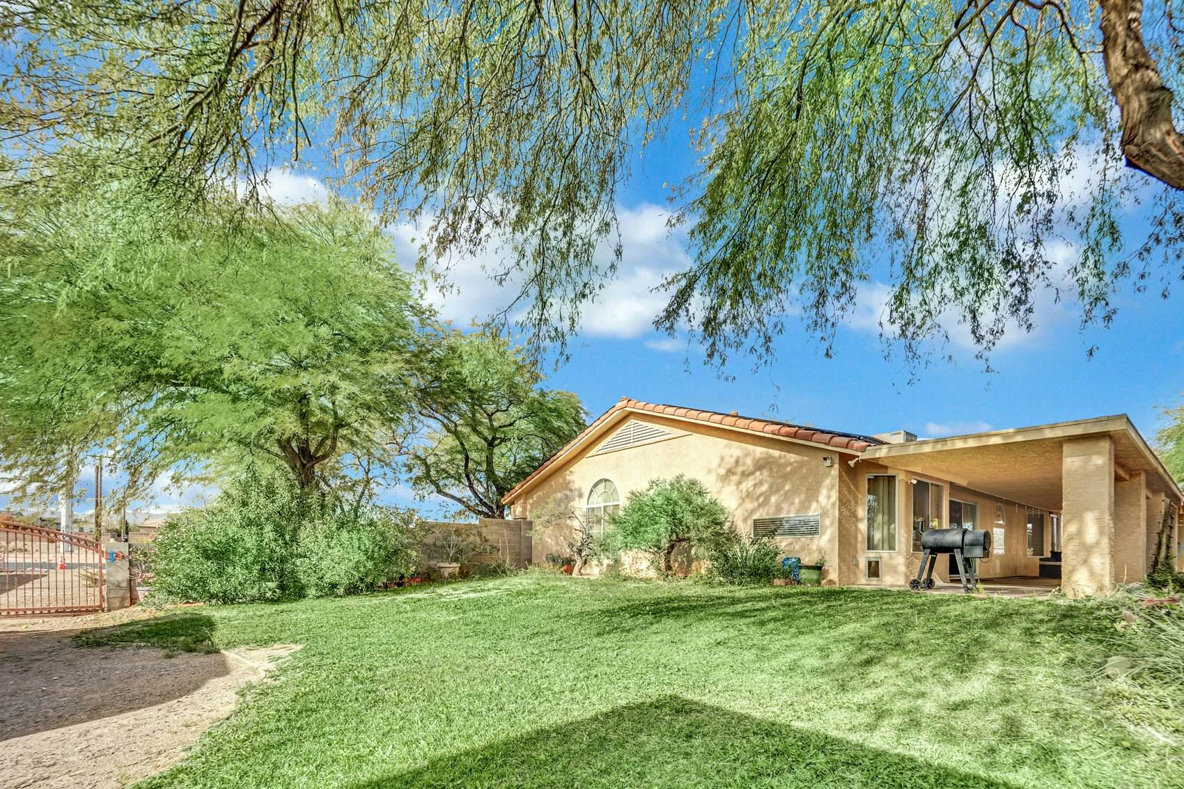 Hana - Your Southwest Las Vegas Retreat