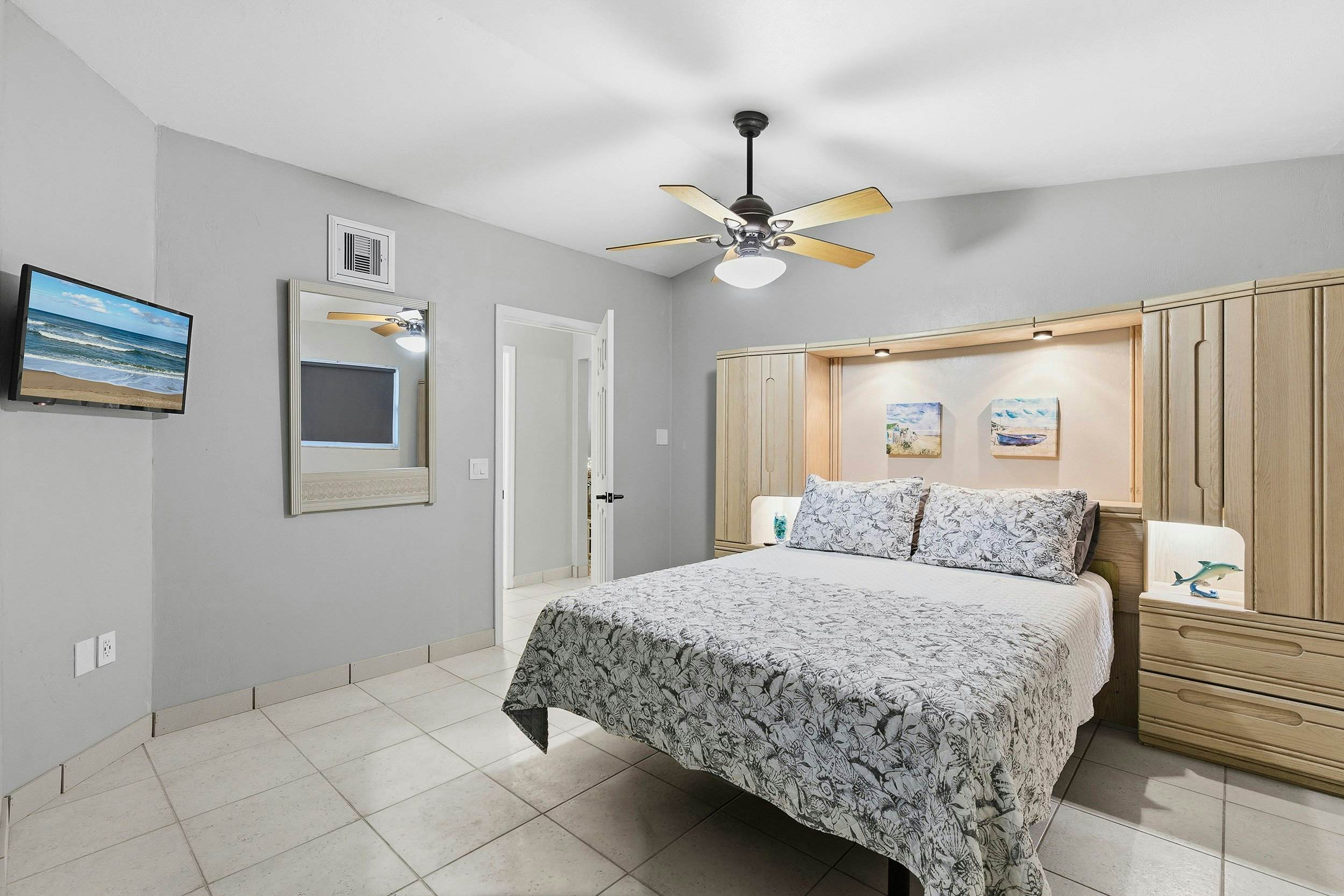 Sun and Fun- Dolphin Diversion