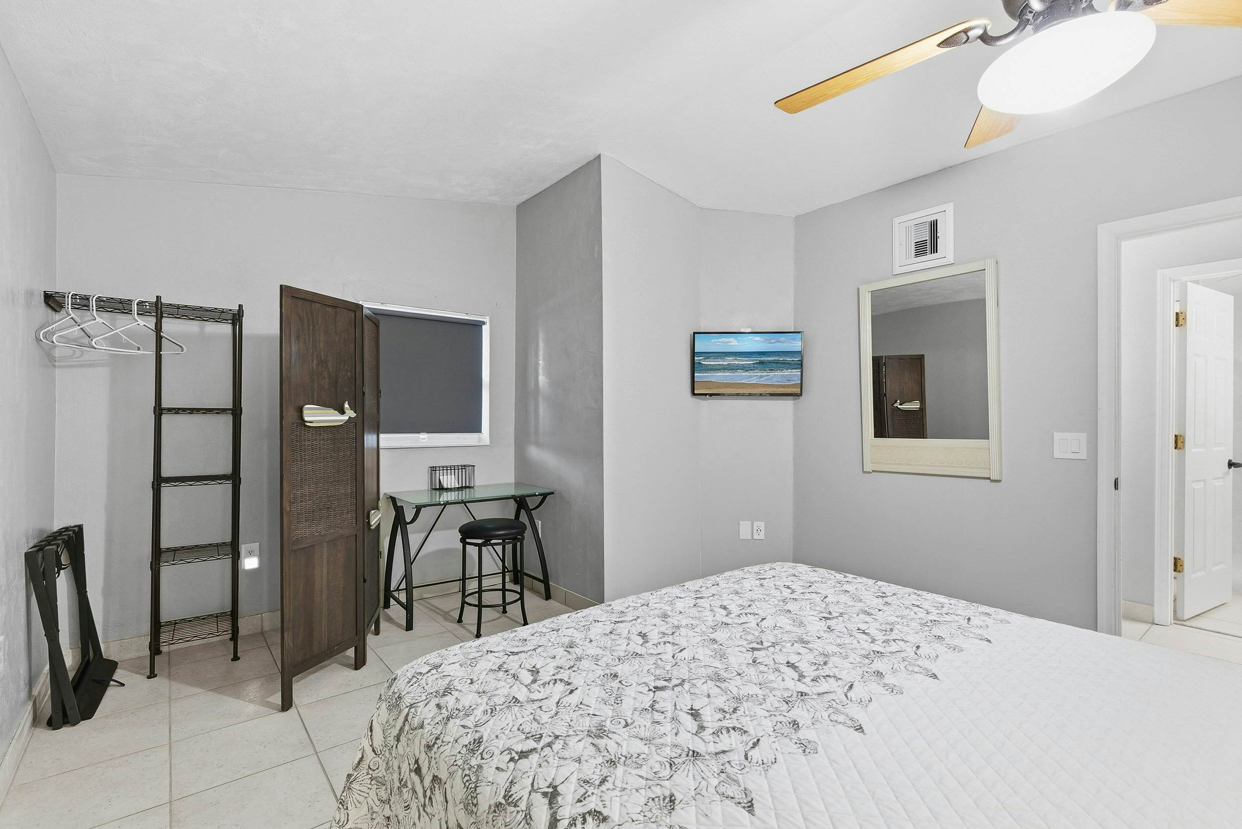 Sun and Fun- Dolphin Diversion