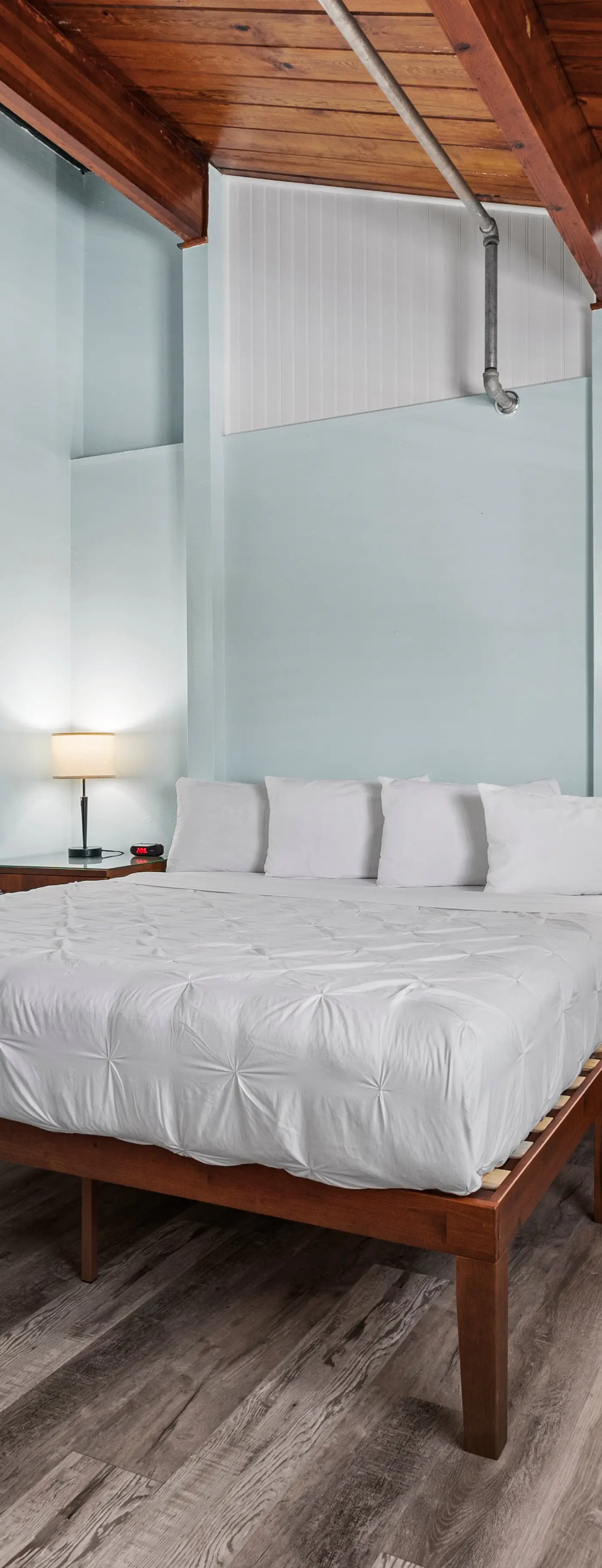 Oceanfront Inn Room #15- Inlet View- King Bed