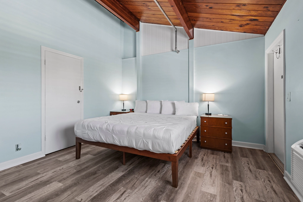 Oceanfront Inn Room #15- Inlet View- King Bed