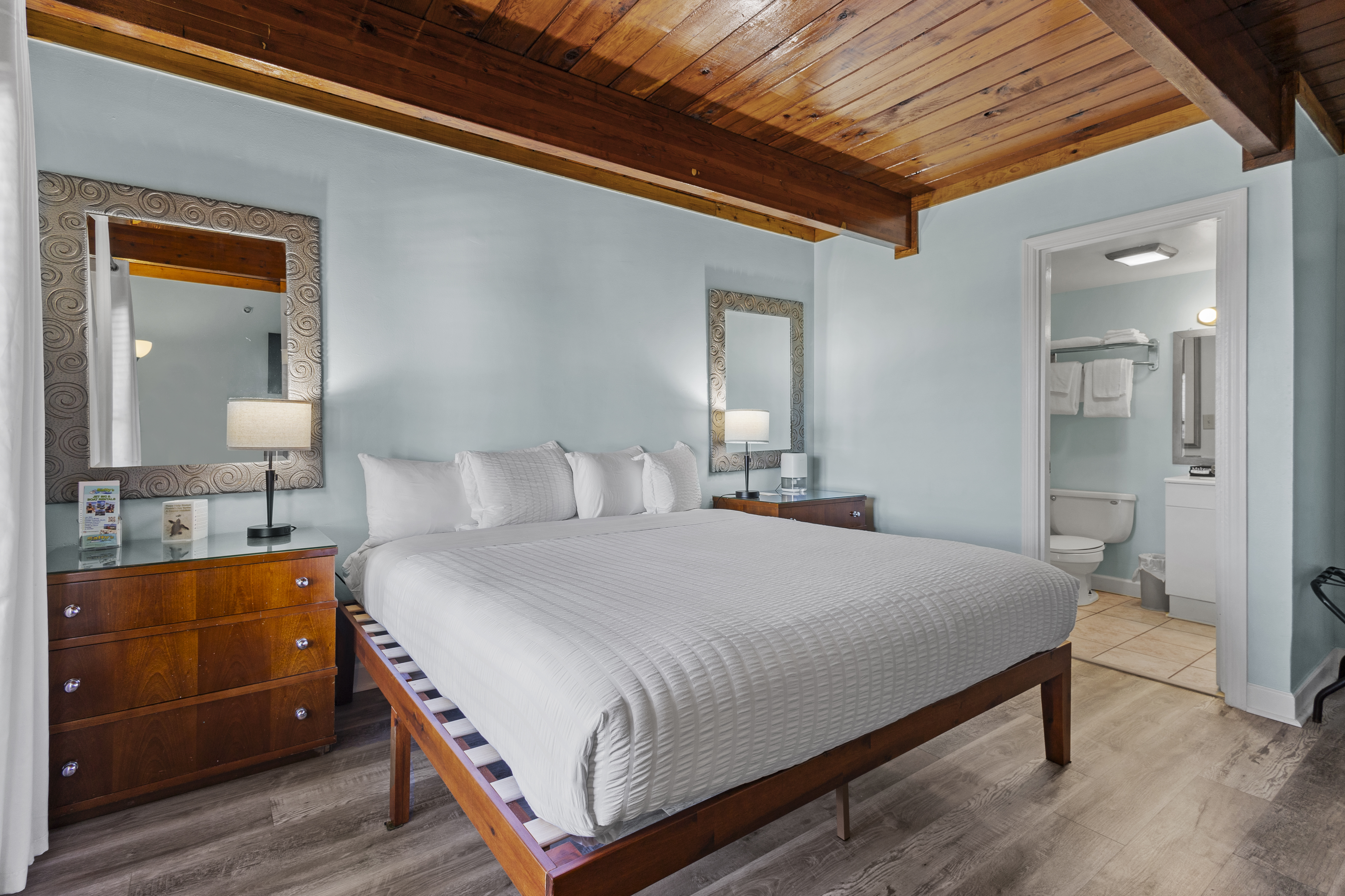 Oceanfront Inn, Partial Ocean View, King Bed, #8