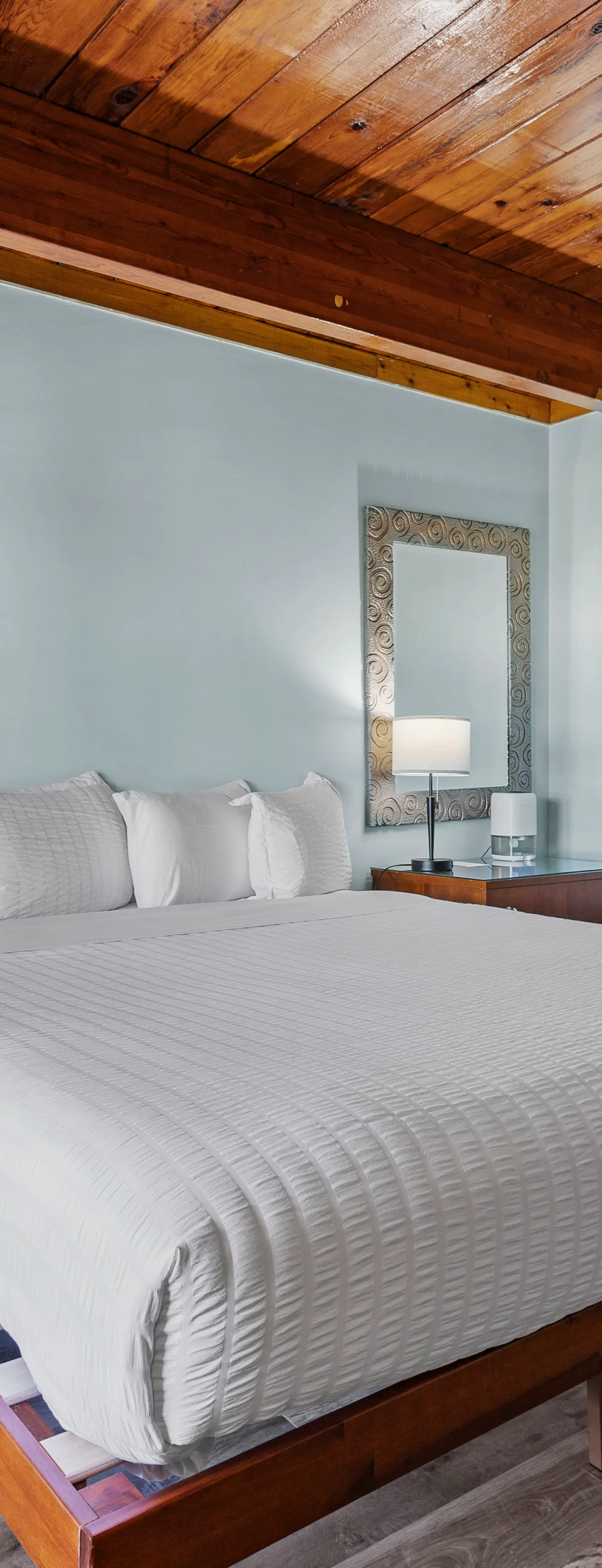 Oceanfront Inn Room #8 - Partial Ocean View - King Bed