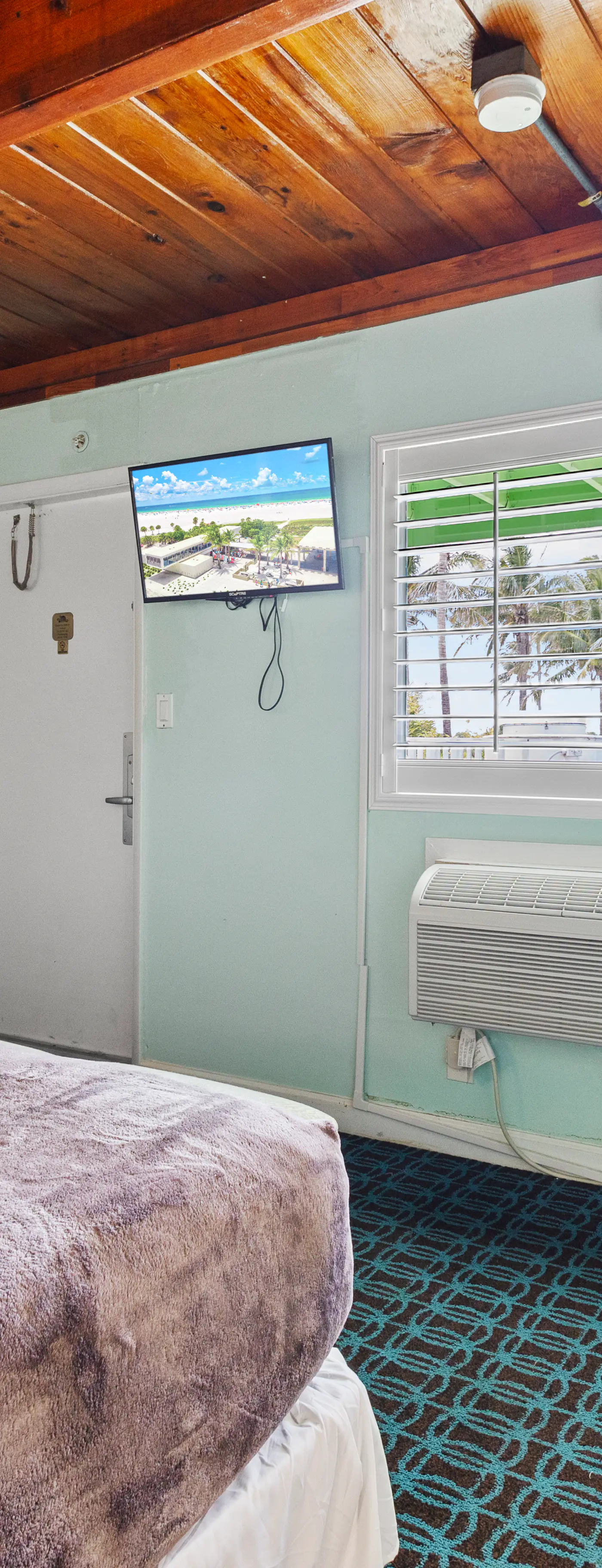 Oceanfront Inn Room #9 - Inlet View - King Bed