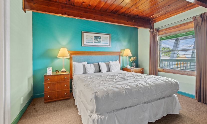 Oceanfront Inn, Partial Ocean View, King Bed, #7