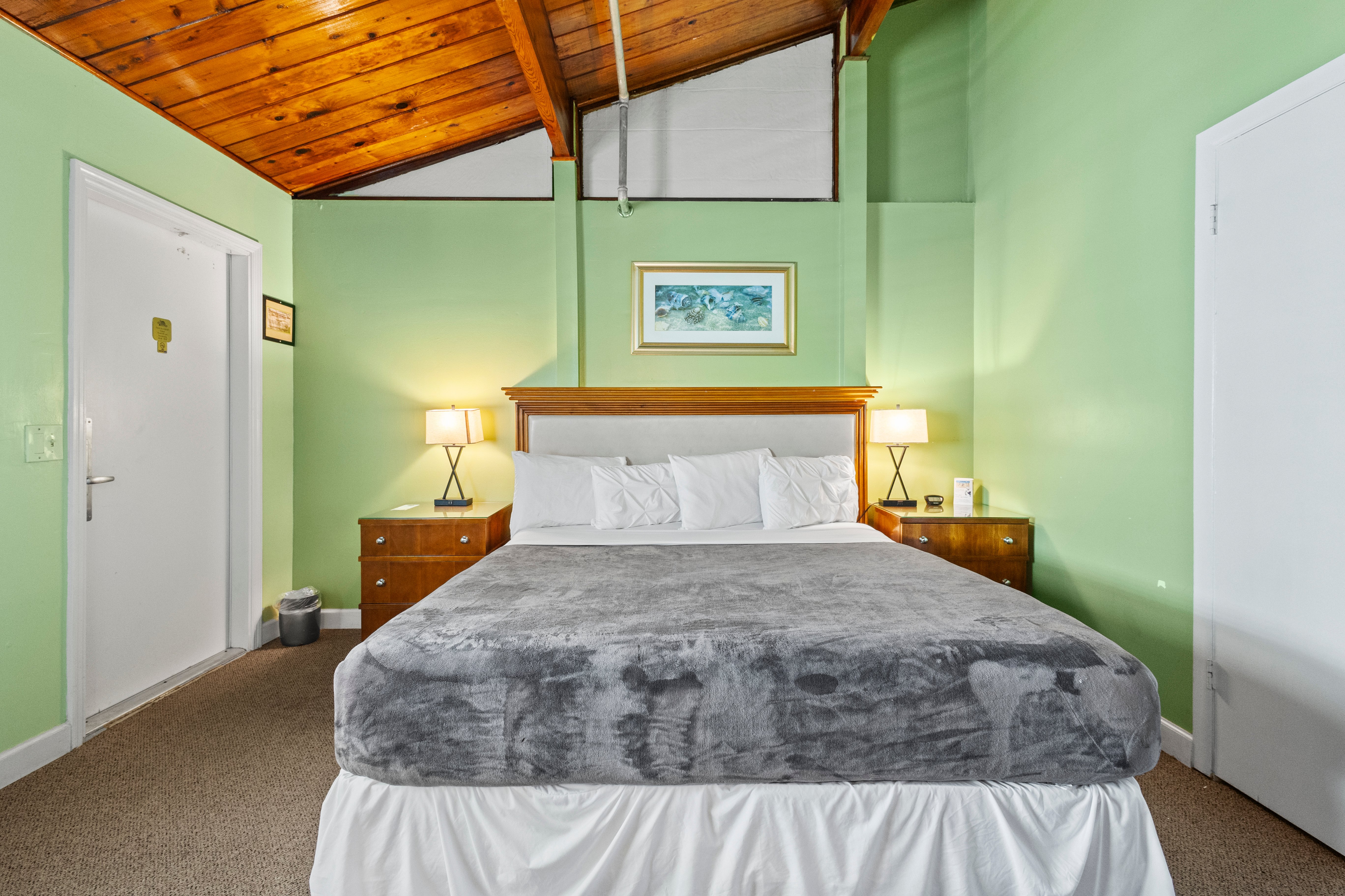 Oceanfront Inn Room #10- Standard Room - King Bed