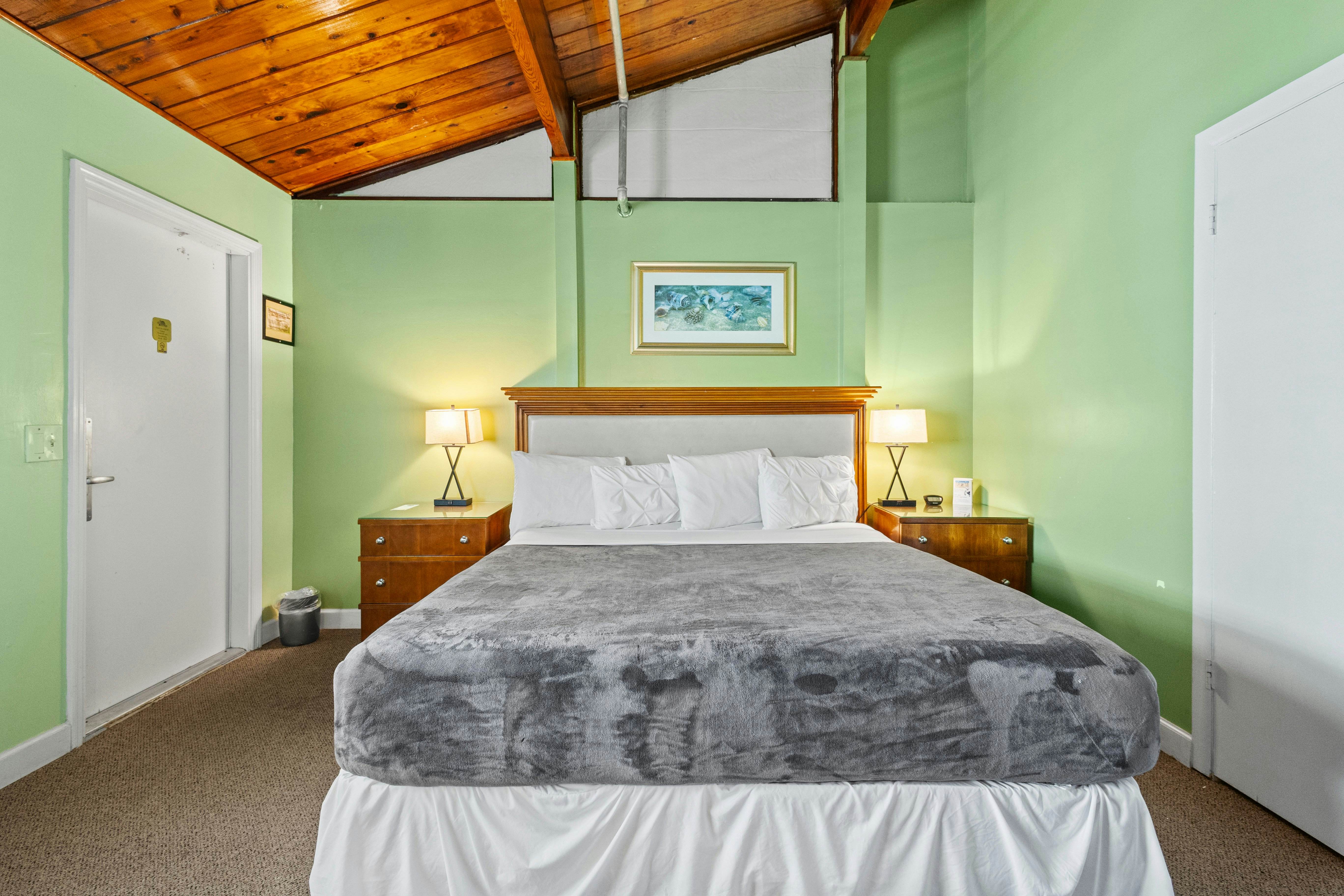 Oceanfront Inn Room #10- Standard Room - King Bed