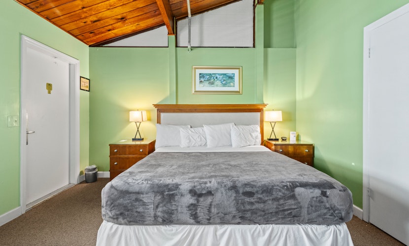 Oceanfront Inn, Standard Room, King Bed, Town View, #10