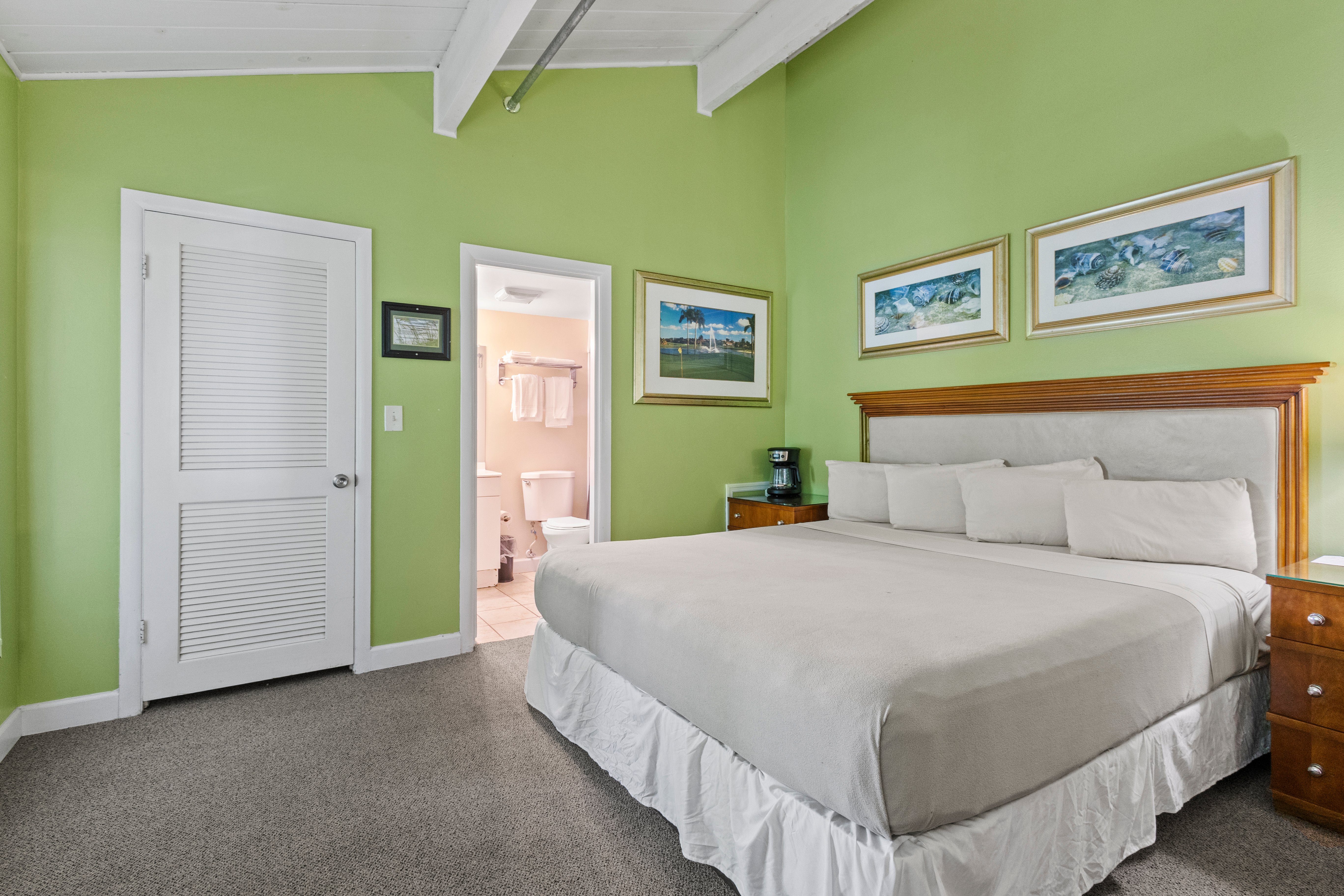 Oceanfront Inn, Standard Room, King Bed, Town View, #11