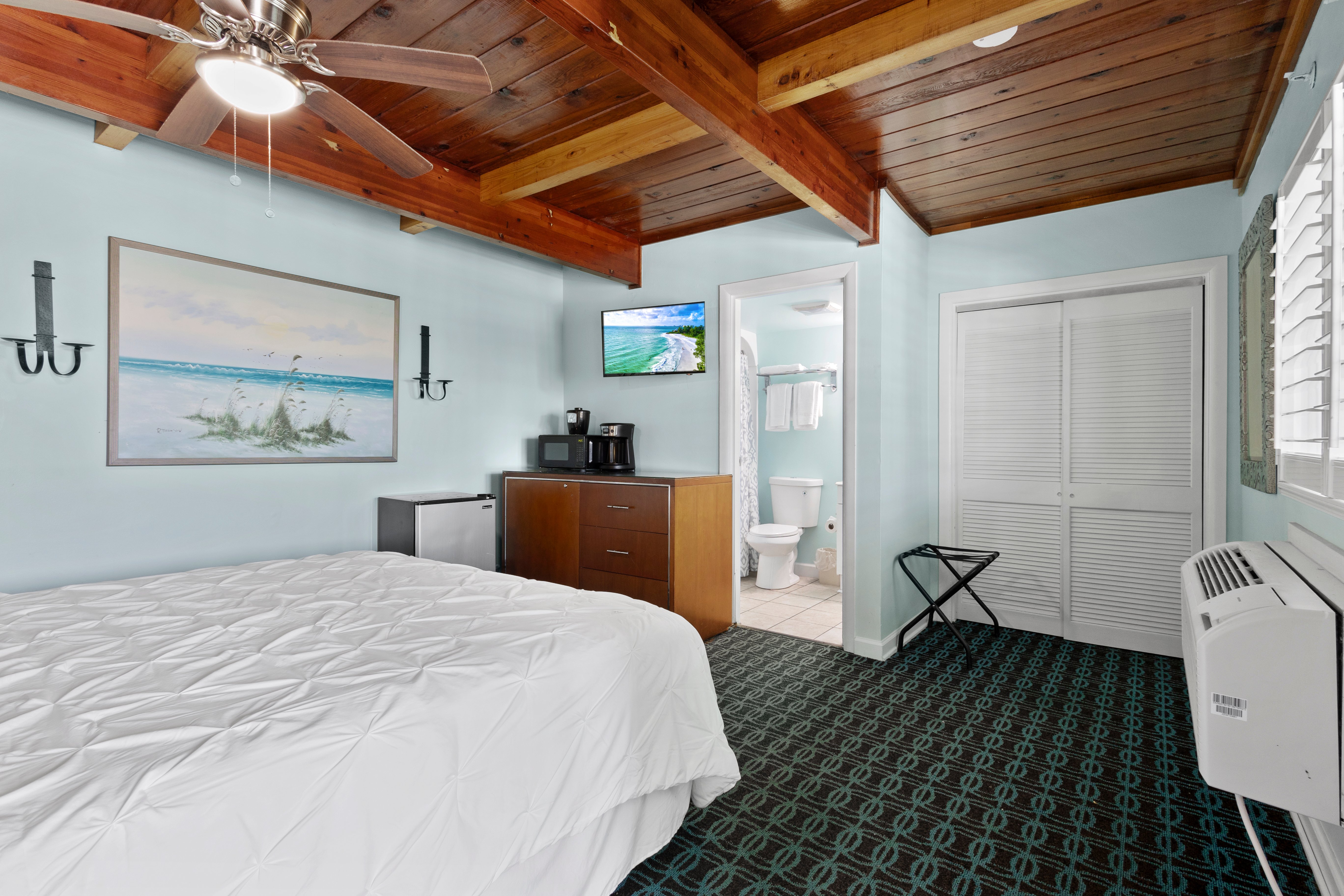 Oceanfront Inn, Town View, King Bed, #5