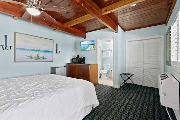 Oceanfront Inn, Town View, King Bed, #5
