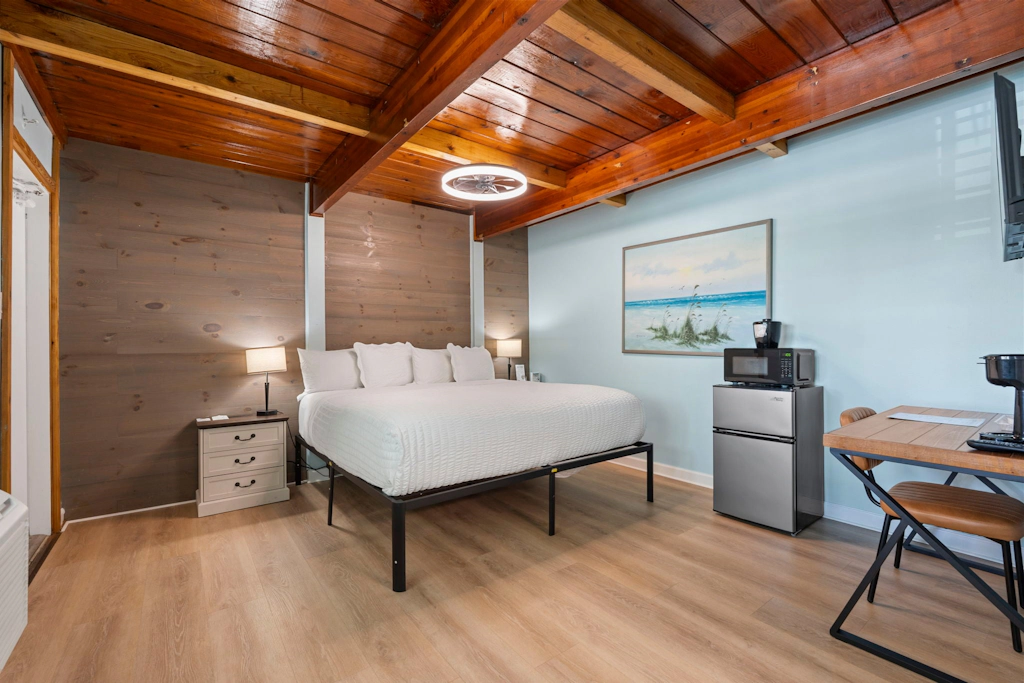 Oceanfront Inn Room #5 - Standard Room - King Bed
