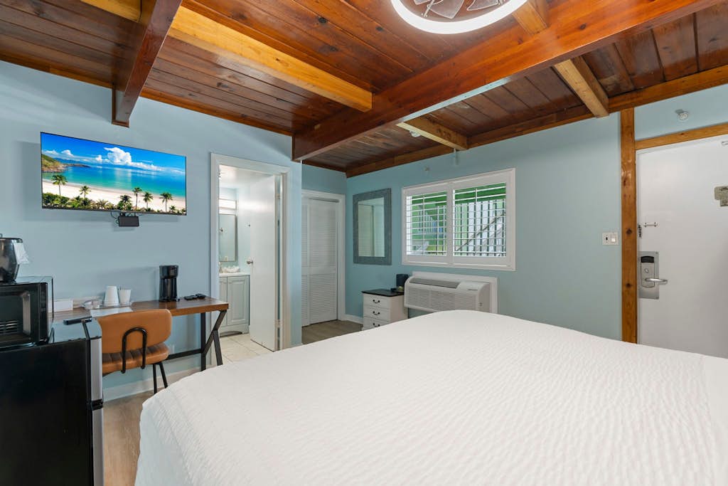Oceanfront Inn, Town View, King Bed, #5