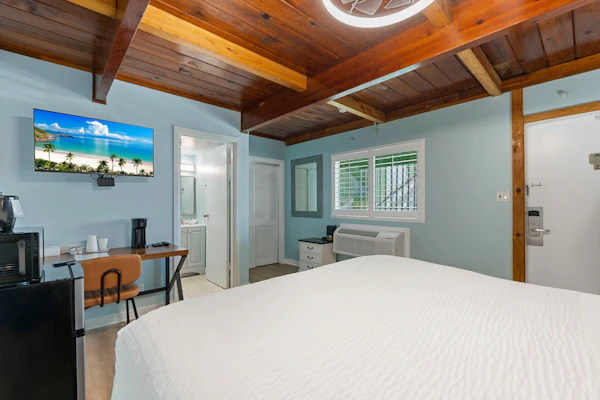 Oceanfront Inn, Town View, King Bed, #5