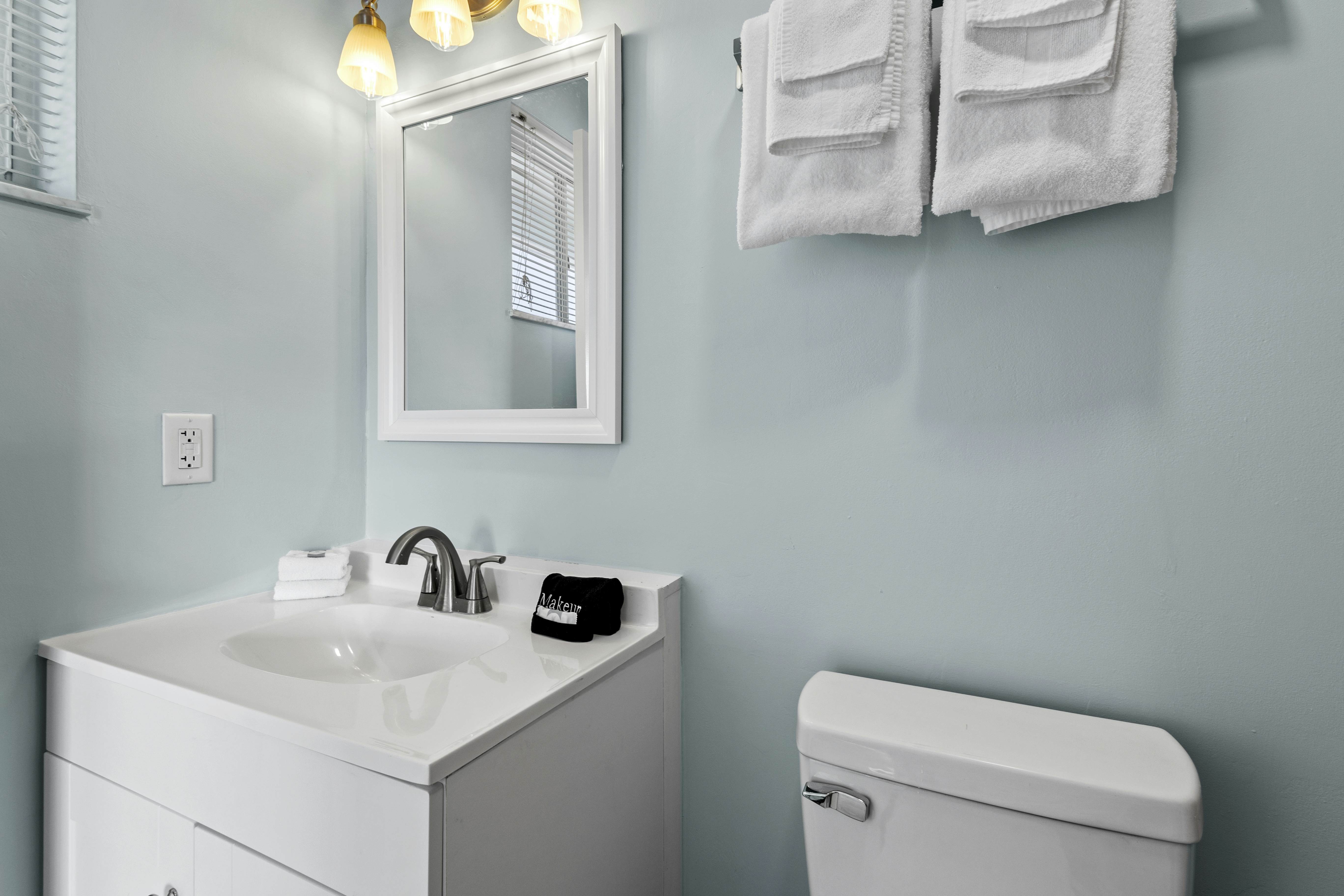 Oceanfront Inn Room #2 - Standard Room, King Bed