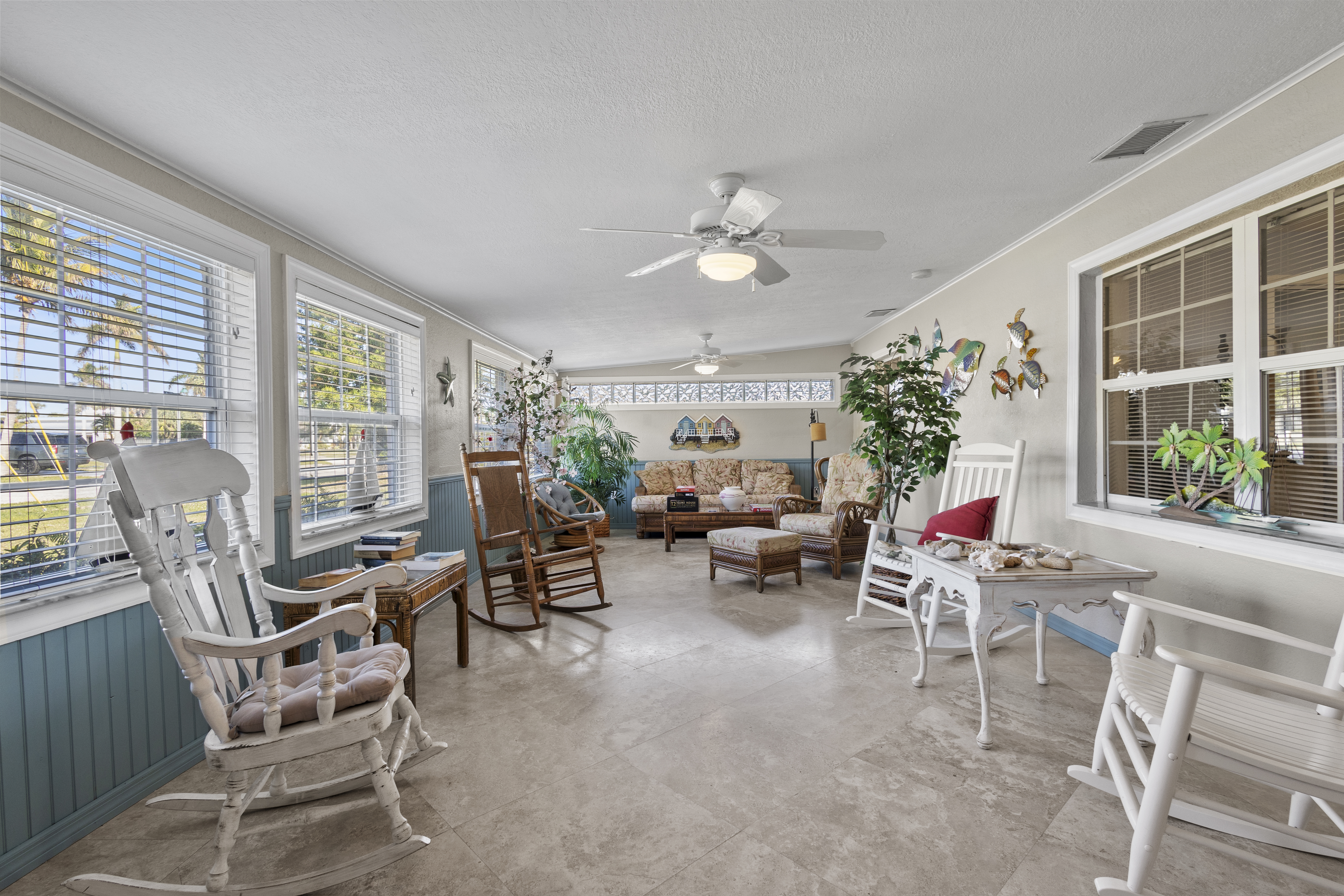 Location & Comfort - Relaxing Island Living