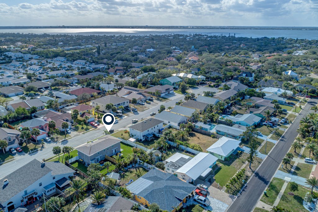 3BR/2.5BA Indialantic Duplex: Pet-Friendly Fenced Yard, Walk to Beach, Wet Bar & Private Balcony