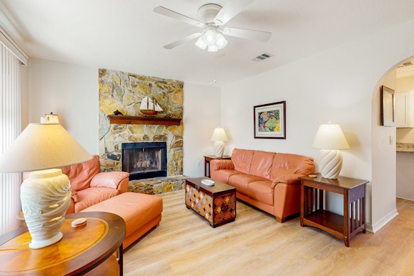 3BR snowbird-friendly home with enclosed yard, W/D