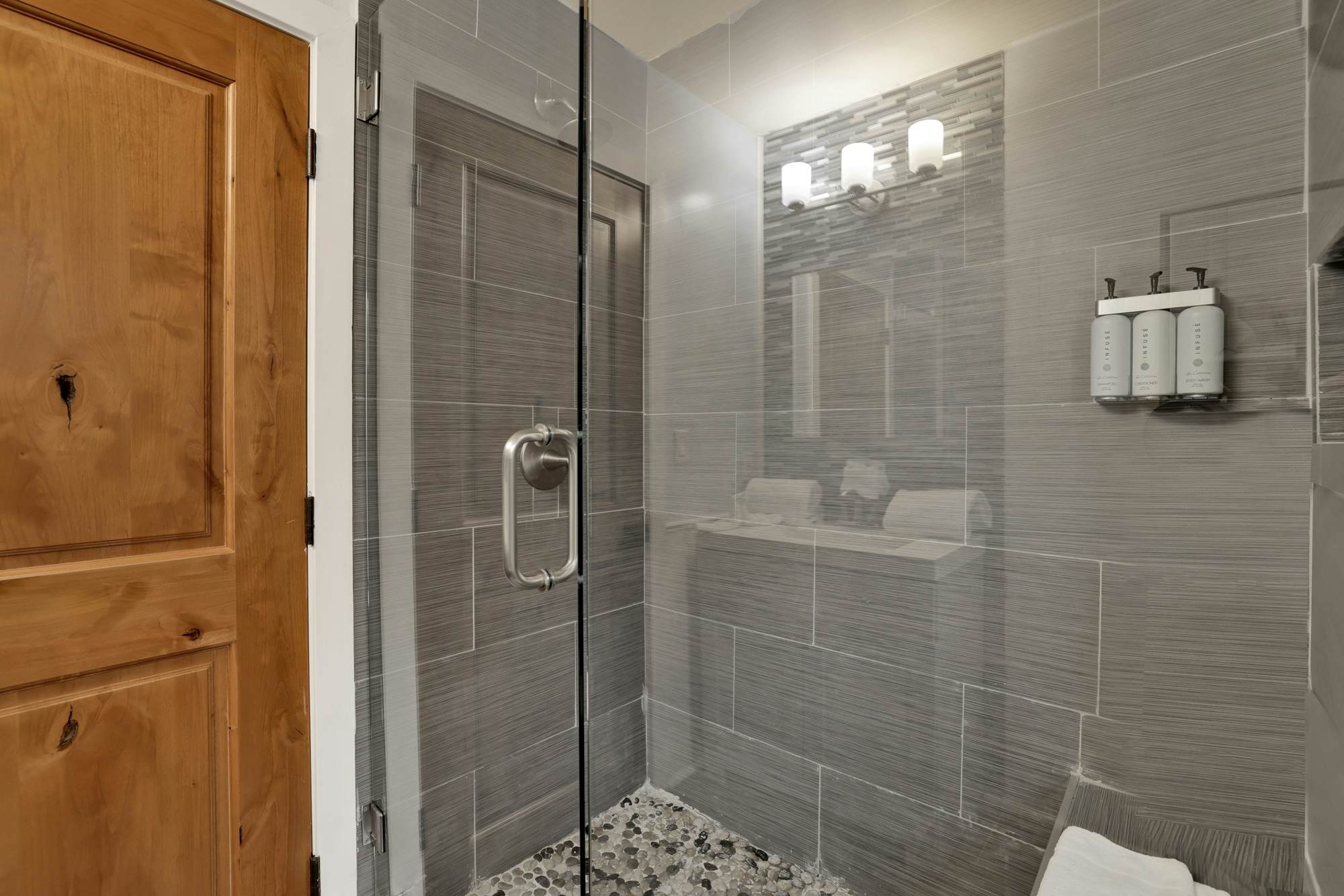 2596-Pine Woods Retreat