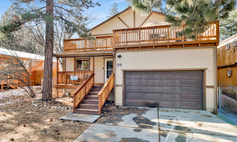 Experience the serene 2596-Pine Woods Retreat in Sugarloaf, with forest views!