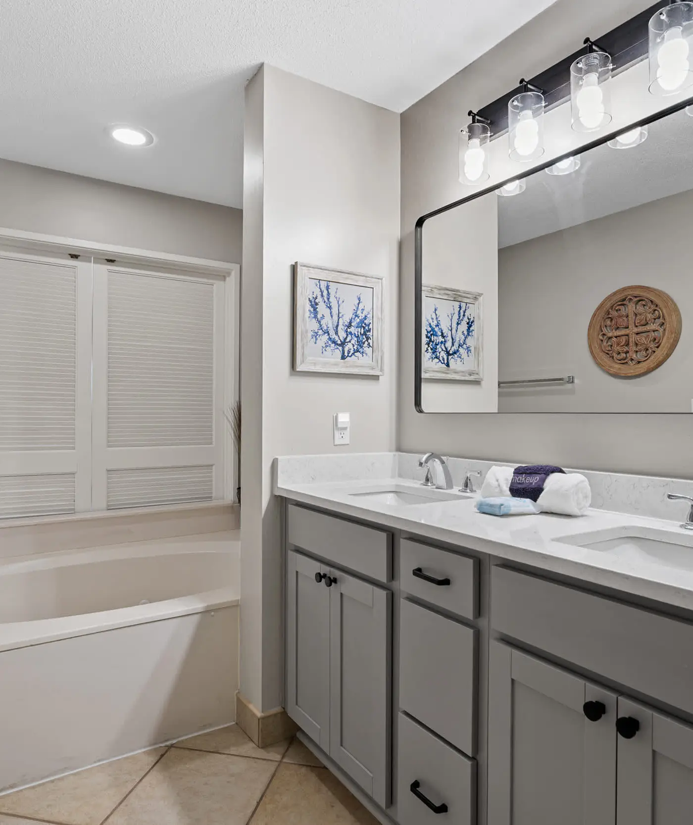 3BR condo w beach access & resort perks